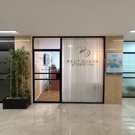 Beach Suite Israel- Best View, Gym, Massage Chair, Low Fee For Off-Site Indoor Pool Spa ביץ סוייט ישראל- נוף ים מאלף, כיסא מסאז, חדר כושר, אפשרות לבריכה מקורה, וספא בתשלום ממש מוזל Așkelon Exterior foto